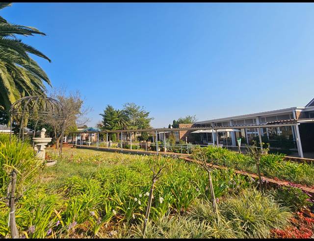 1 BEDROOM RETIREMENT UNIT FOR SALE IN ALBERTVILLE